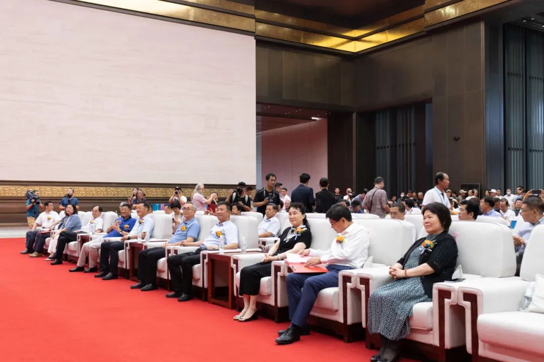 首届青岛国际水彩节在青岛国际会议中心盛大启幕 图片