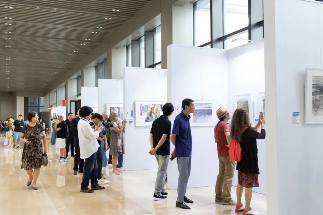 首届青岛国际水彩节在青岛国际会议中心盛大启幕 图片