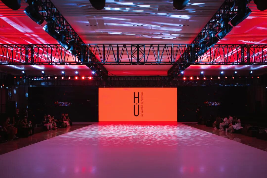 共鉴青会与时尚的演绎 | 2024 中国（青岛）国际时装周精彩展现 图片