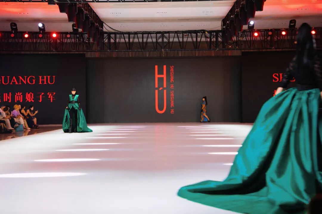 共鉴青会与时尚的演绎 | 2024 中国（青岛）国际时装周精彩展现 图片