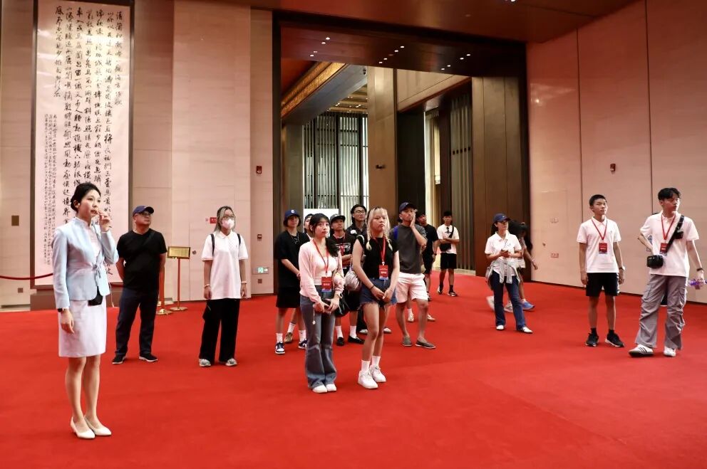 “携手扬帆 逐梦深蓝”海峡两岸青少年帆船体验营走进青岛国际会议中心 图片